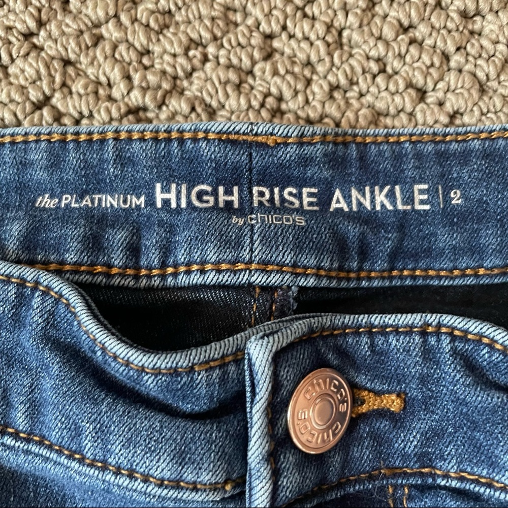 Chico's the Platinum High Rise Ankle Medium Wash Denim Blue Jeans Size 2 - Picture 4 of 11
